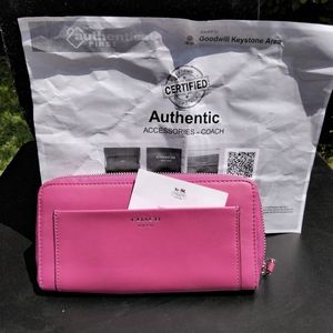 COACH brand accordion leather wallet with COA...EXCELLENT CONDITION!